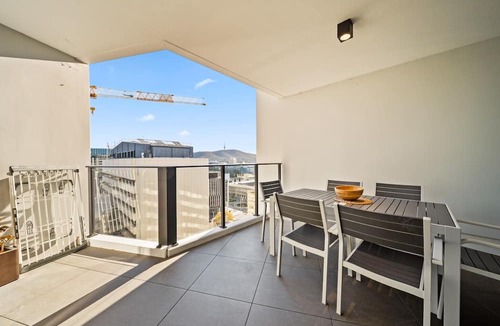 City East Apartment | Stylish 2-Bed Apartment in Canberra CBD