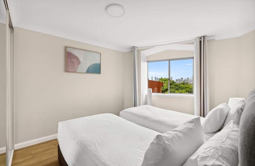 Camperdown Apartment | Stylish 2-Bed Camperdown Apartment with Balcony