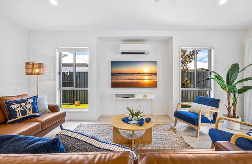 Peregian Beach Apartment | Premium 4-Bed Coastal Escape with BBQ and Pool