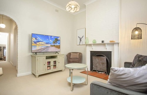 Leichhardt Apartment | Comfortable Terrace in Central Location