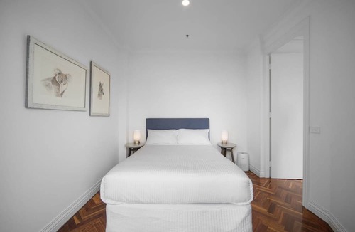 Melbourne Central Business District Apartment | Chic 1-Bed Apartment In the Heart of Melbourne