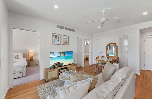 Bokarina Apartment | Azzure Beachside Bokarina Escape
