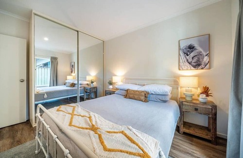 North Adelaide Apartment | Melbourne St Explorer - A Central Urban Stay