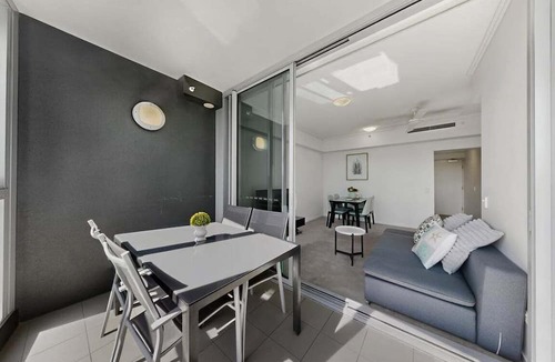 Hamilton Apartment | Hamilton Harbour - 1B Apt