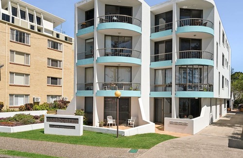 Golden Beach Apartment | Golden Views Hideaway - Beachside Apartment