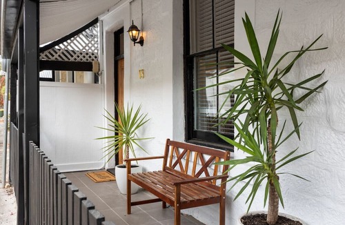 Adelaide Central Business District Apartment | Velvet Cottage—Couple’s City Escape w/Courtyard