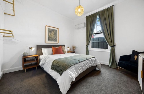 Adelaide Central Business District Apartment | Velvet Cottage—Couple’s City Escape w/Courtyard
