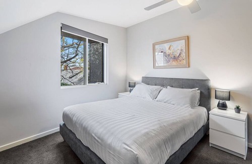 Port Melbourne Apartment | Convenient Bayside Living at the Edge of the City