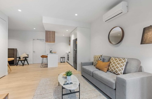 South Melbourne Apartment | 1-Bed Resort with Study and Gym
