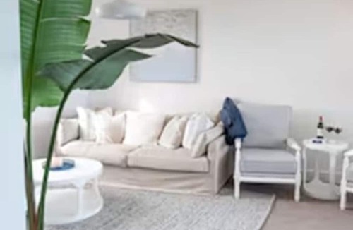 Glenelg Apartment | Bay Breeze Retreat, Glenelg, Absolute Beachfront