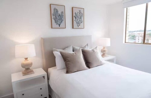 Glenelg Apartment | Bay Breeze Retreat, Glenelg, Absolute Beachfront
