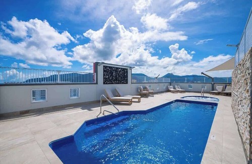 Cairns Central Business District Apartment | Cairns Central Getaway: A Sleek City Studio