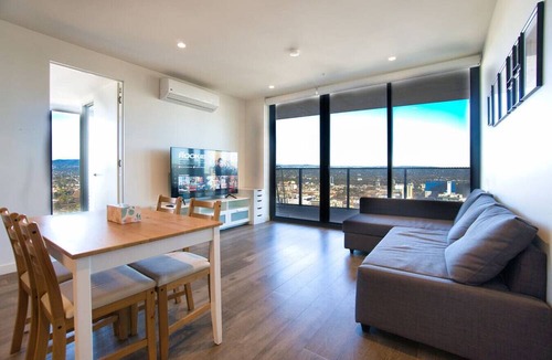 Adelaide Central Business District Apartment | Urban Escape 2BR Apt - Amazing views of the City!