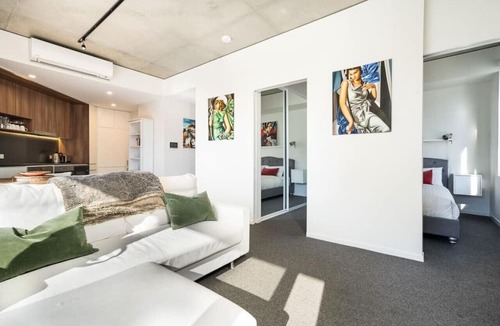 Kingston Apartment | Spacious Kingston Foreshore Apt