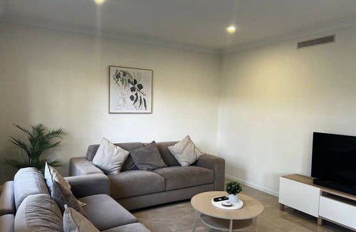 Gold Coast House | Townhouse in Hope Island