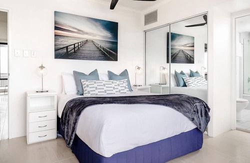 Cairns North Apartment | Belle Escapes 101 Rydges Plaza Esplanade with Panoramic Ocean Views