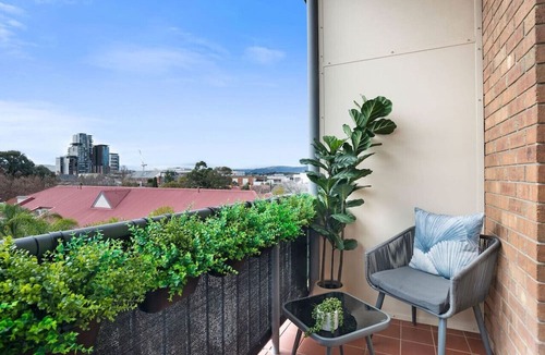 Adelaide Central Business District Apartment | Stylish Urban Retreat on Eden