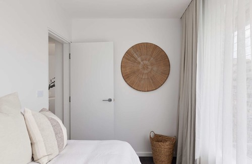 Merewether Apartment | The Breeze - holiday apartment in Merewether, Newcastle