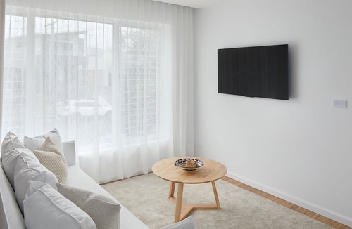 Merewether Apartment | The Breeze - holiday apartment in Merewether, Newcastle