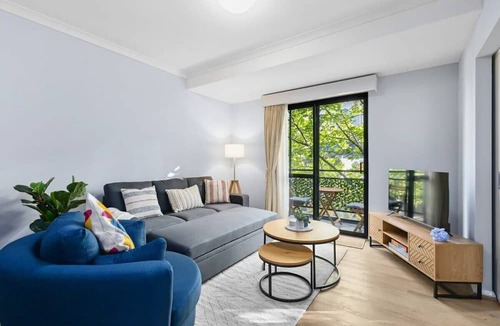 Northbridge Apartment | Exclusive Northbridge Apt Near to RAC Arena
