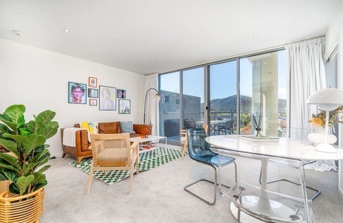 Braddon Apartment | 2BR Penthouse w/Breathtaking View!