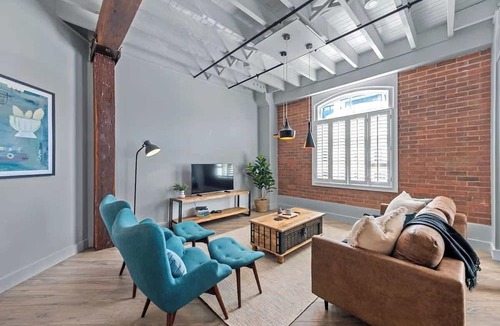 Teneriffe Apartment | Luxurious Woolstore Living! ~Teneriffe