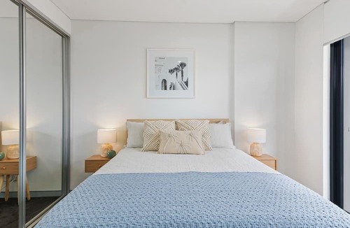Wollongong CBD Apartment | Burelli Beach Escape Breezy Seaside Charm