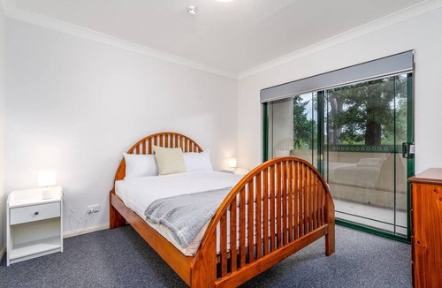 Reid Apartment | 2BR Apartment Close to Glebe Park & Canberra City