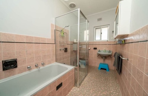 Brighton Apartment | Brighton Beachfront Sanctuary - Retro Coastal Charm