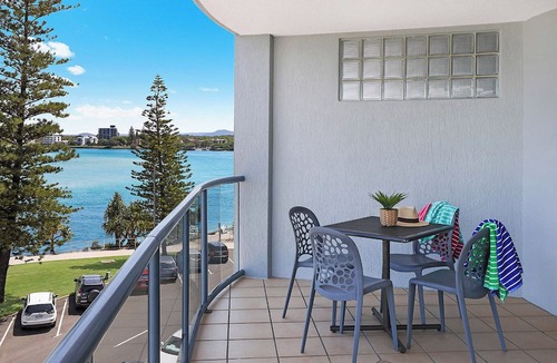 Caloundra Apartment | Cerulean Beachfront Apartment - Unit 8