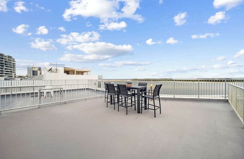 Caloundra Apartment | Pumicestone Passage Waterfront Escape