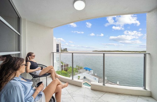 Caloundra Apartment | Pumicestone Passage Waterfront Escape