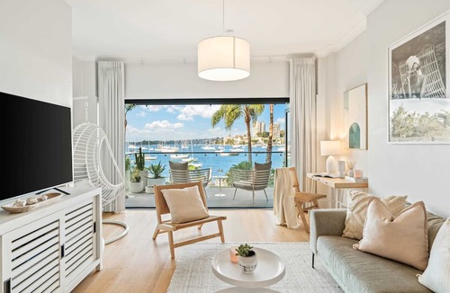 Elizabeth Bay Apartment | Cocos Apartment at Palm View Collective
