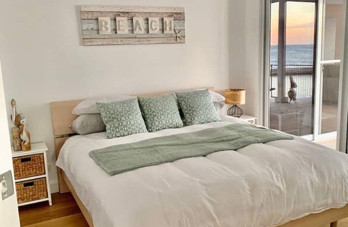 Shellharbour Condo | Wake up to the ocean at LegaSea
