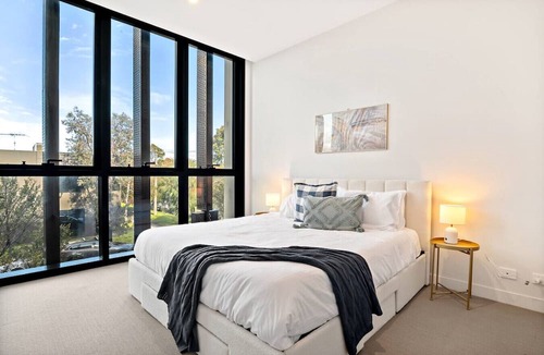 Port Melbourne House | Luxury VIP 4-Bedroom Townhouse in Port Melbourne