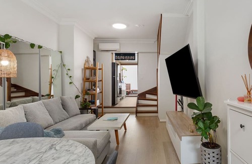 Pyrmont Apartment | Stylish Urban Retreat in the Heart of Pyrmont