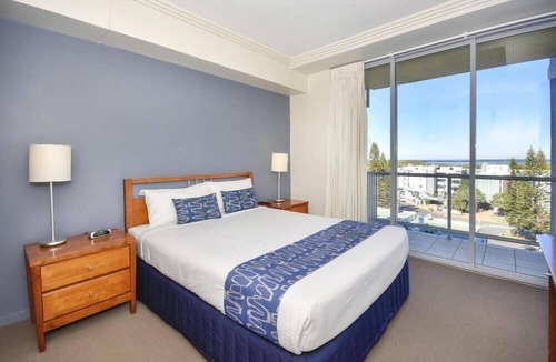 Caloundra Apartment | Pumicestone Blue