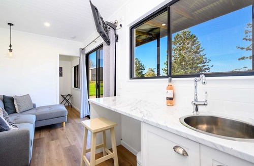 Mount Tamborine Apartment | Three Pines Tiny Home Your Mountain Escape