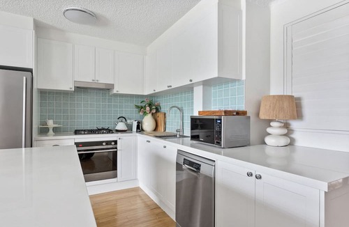 Freshwater Apartment | Hamptons 2 Bed Walk 5 mins to Beach 2 min Village