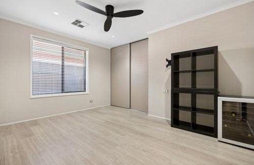 Pooraka Villa | Adelaide North Luxury Villa - 4BR Family Retreat