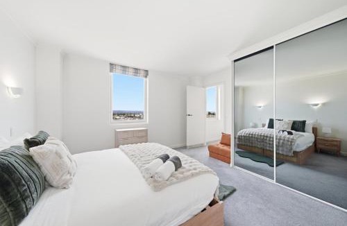 Glenelg North Villa | 360 Ocean View Penthouse Glenelg Beachfront