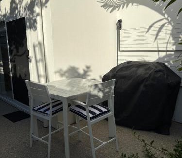 Maroochydore House | Garden Room in the Heart of Cotton Tree Maroochy