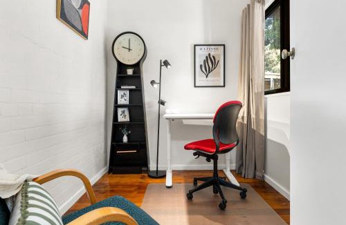 Glandore House | Glandore Charm Contemporary Haven near CBD and Coast