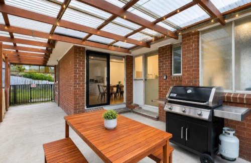 Hobart House | Spacious 4BR Home with Mountain Views & BBQ