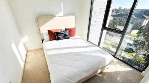Miranda Apartment | Syd South 4BR Dual-Level Home Patio Long Stay