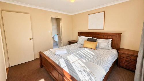 Broadwater House | Holiday Retreat on Lorikeet