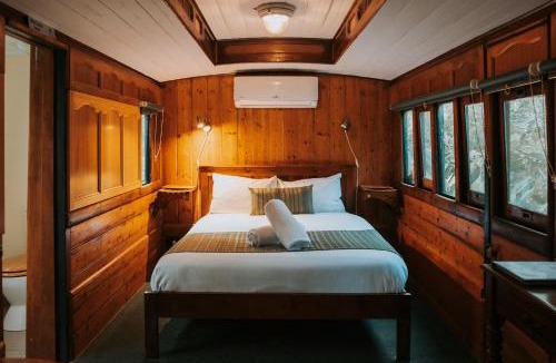 Glass House Mountains Cabin | Glasshouse Mountains Ecolodge