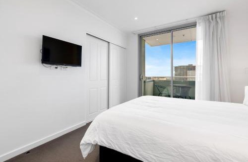 Adelaide Central Business District Apartment | Adelaide Central Skyline Panoramic Suite Three