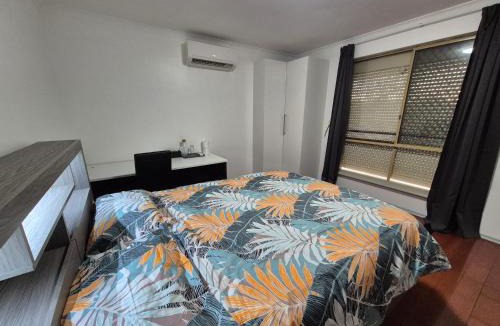 Morley House | Tiffany's homestay in Morley, Near train station