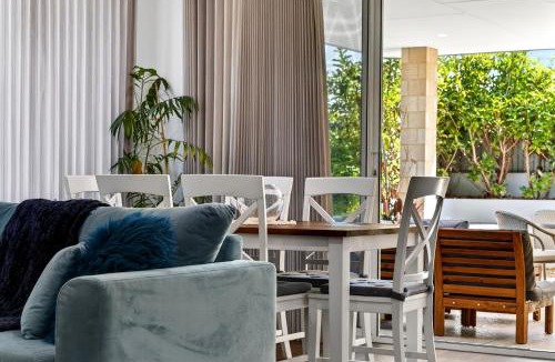 Madeley House | DEAR8 - Madeley Retreat